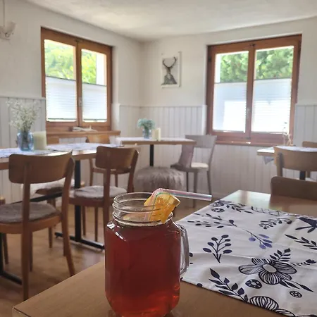 Lodge Taeschalp Restaurant&lodge Tasch